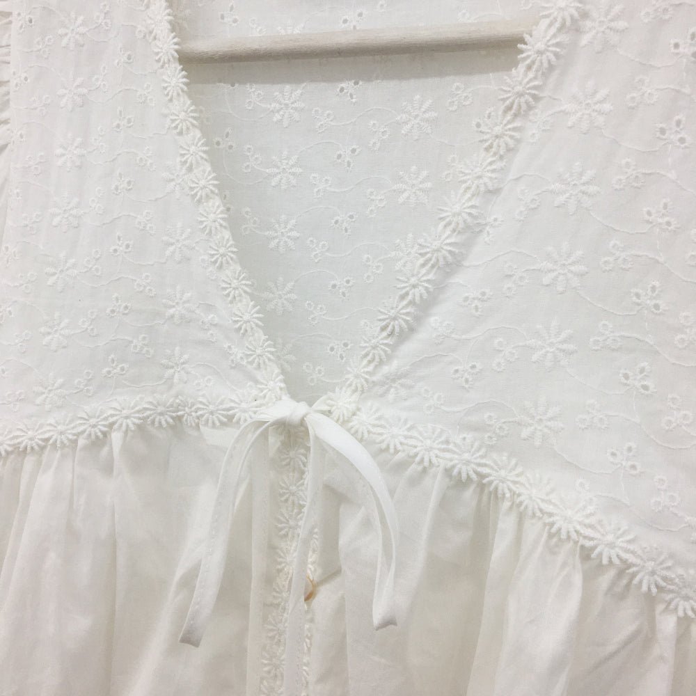 刺繡小花綁帶TOP - TP572