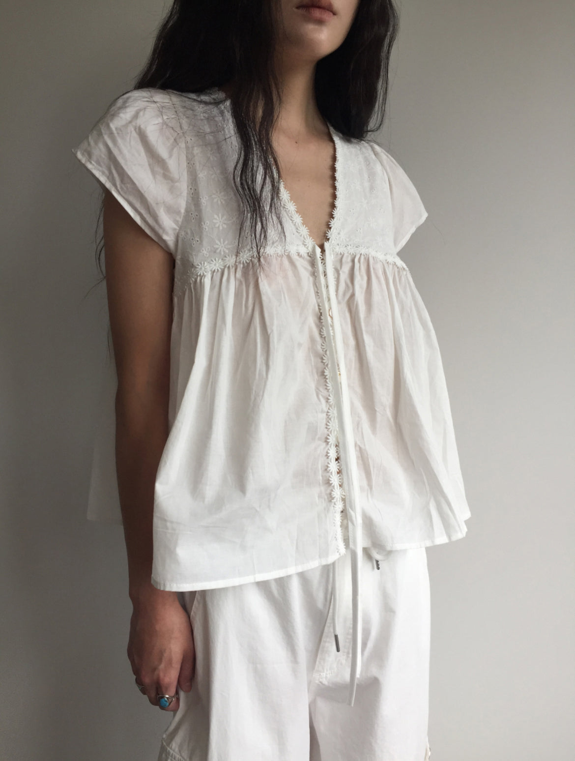 刺繡小花綁帶TOP - TP572