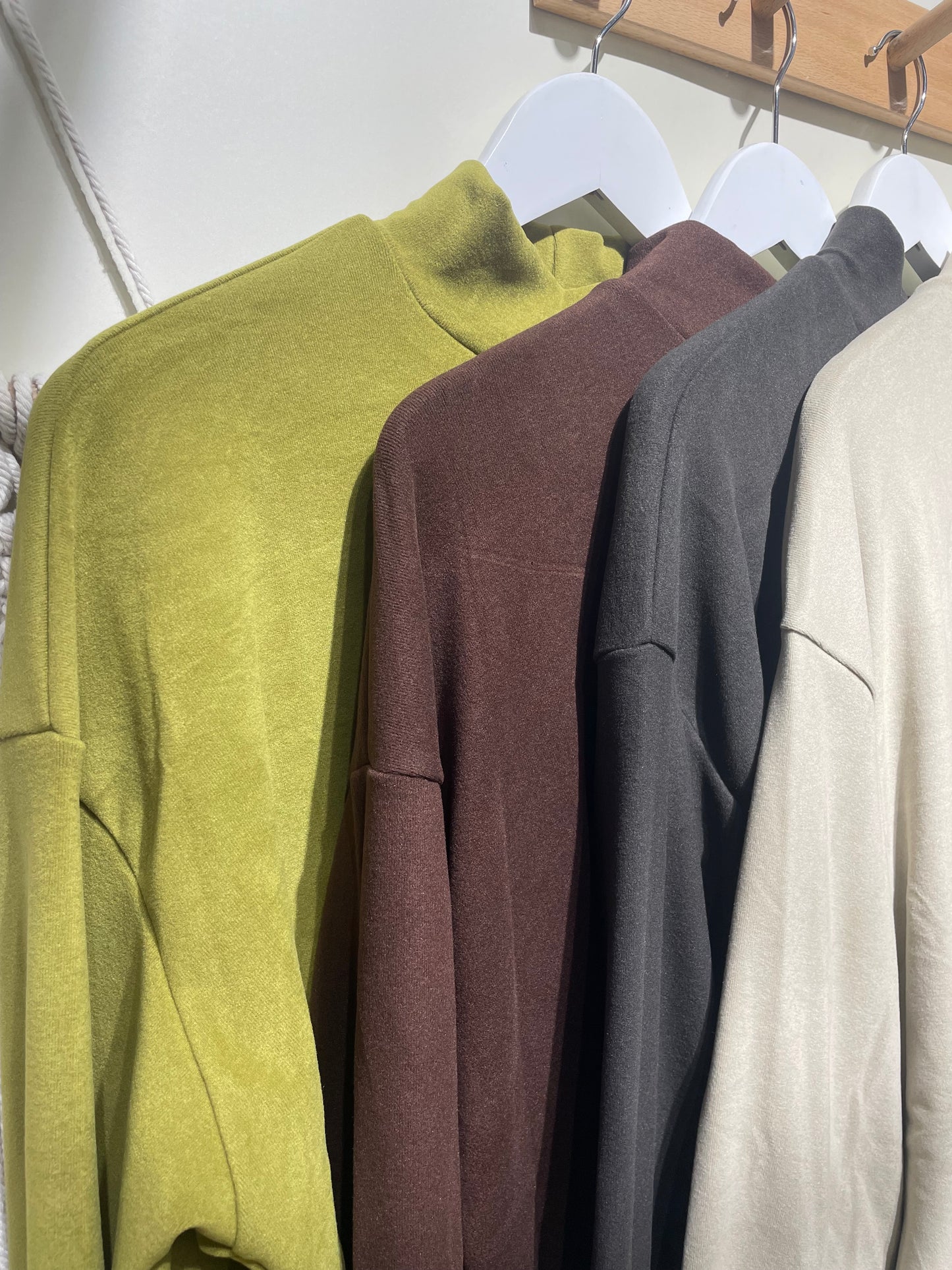 薄絨企領打底top