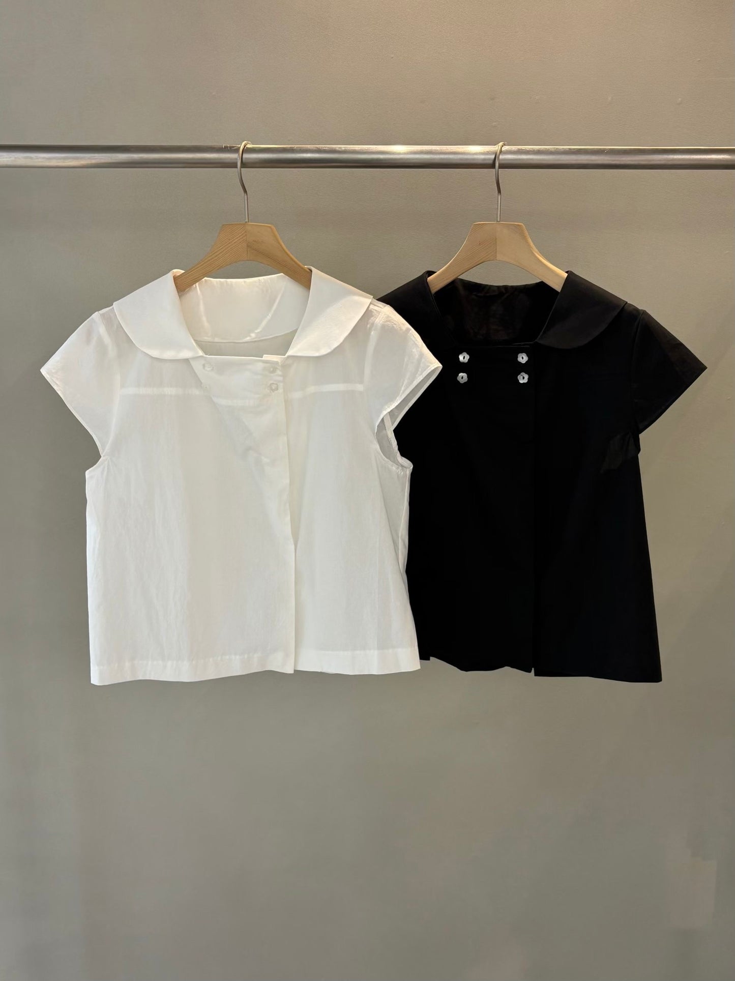 花花鈕日系blouse - ST626