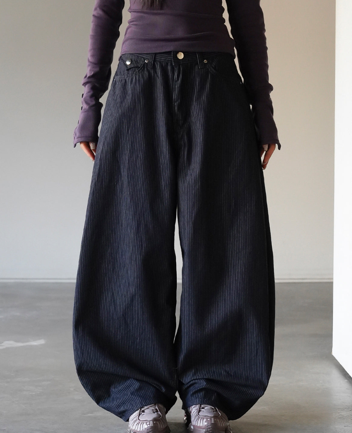 直紋垂感彎刀褲 - PT616